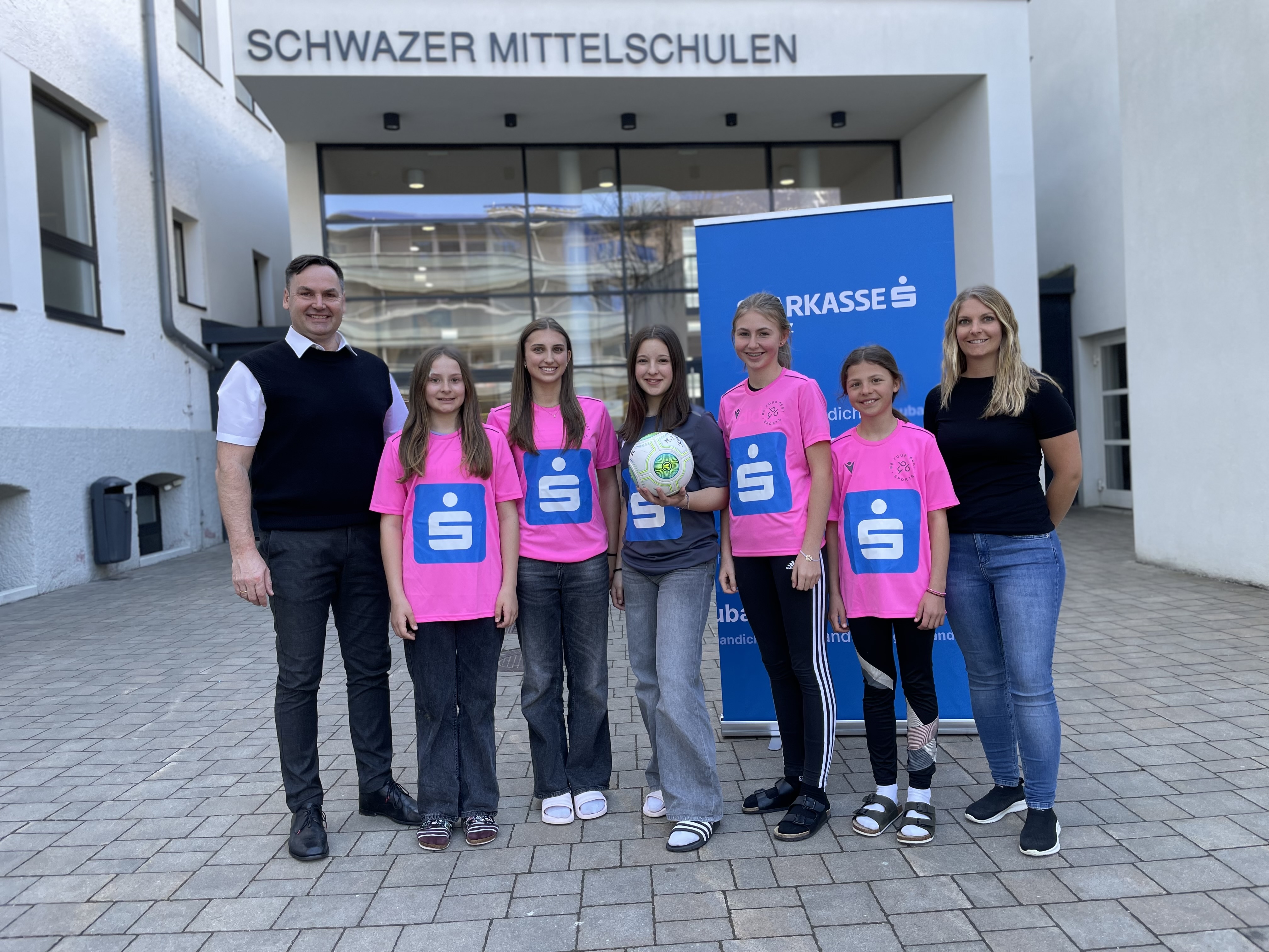 Teilnehmende Schulen der Sparkasse-Schülerinnenliga im Bezirk Schwaz.