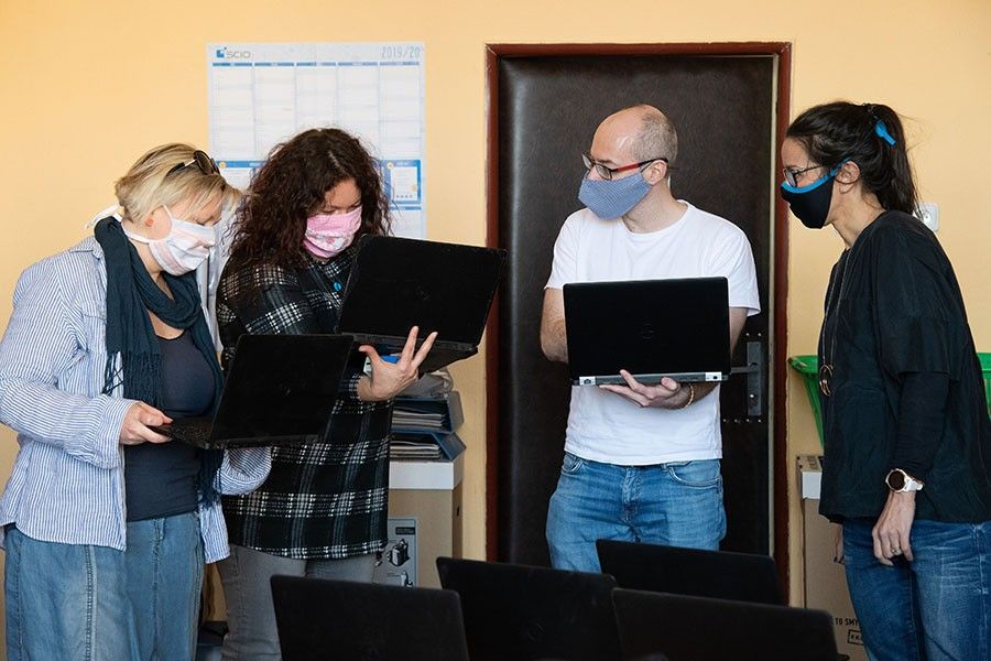Učíme online