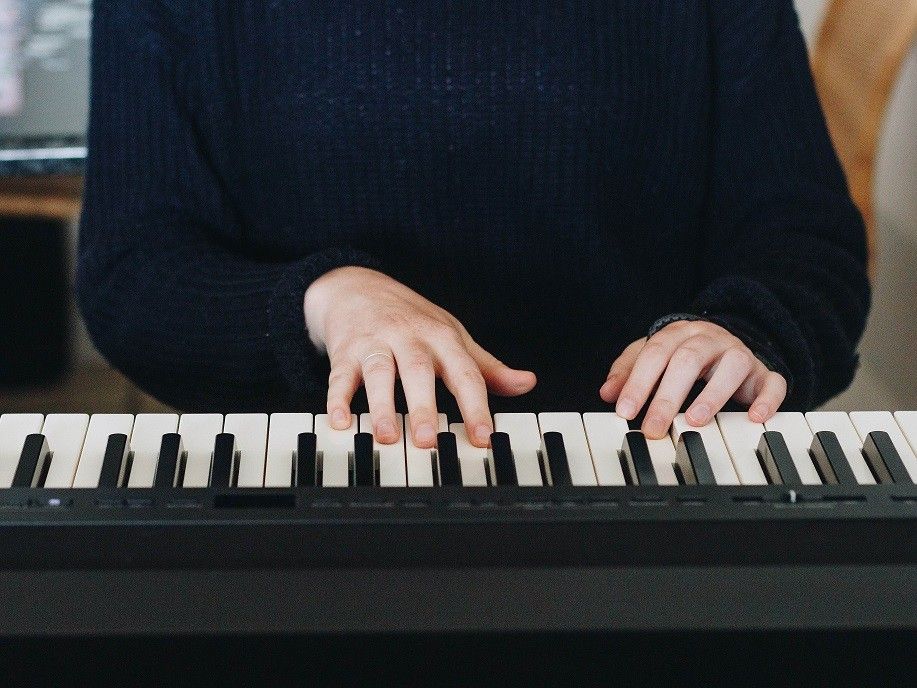 Hra na piano
