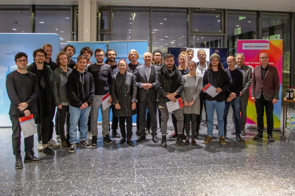 Einreicher und Jurymitglieder beim urBANiKa-Studierendenwettbewerb zur Ideenfindung bei der Neugestaltung des Sparkassenplatz in Innsbruck.