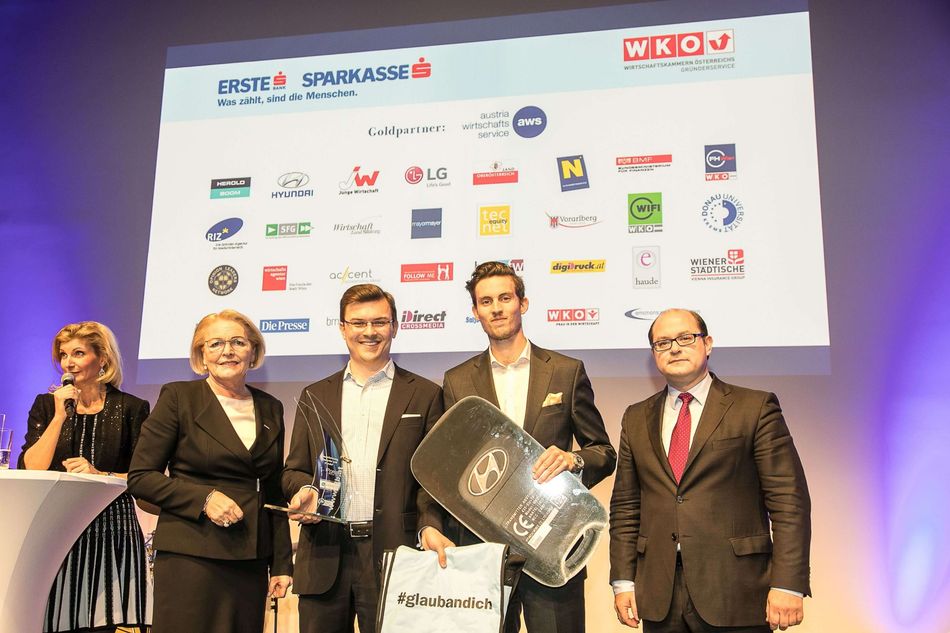 Mag. Anna Maria Hochhauser (WKÖ); Team HELFERLINE; Mag. Roland Punzengruber (Hyundai)