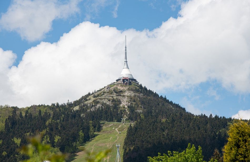 Hotel Fénix – příběh firem ČS – výhled na Ještěd