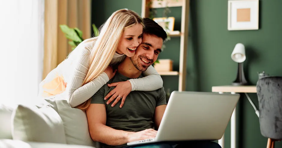 Před svatbou či uzavřením partnerství se bavte také o své majetkové situaci, i když třeba není úplně růžová. Vyhnete se tak mnoha nepříjemným překvapením v budoucnu.