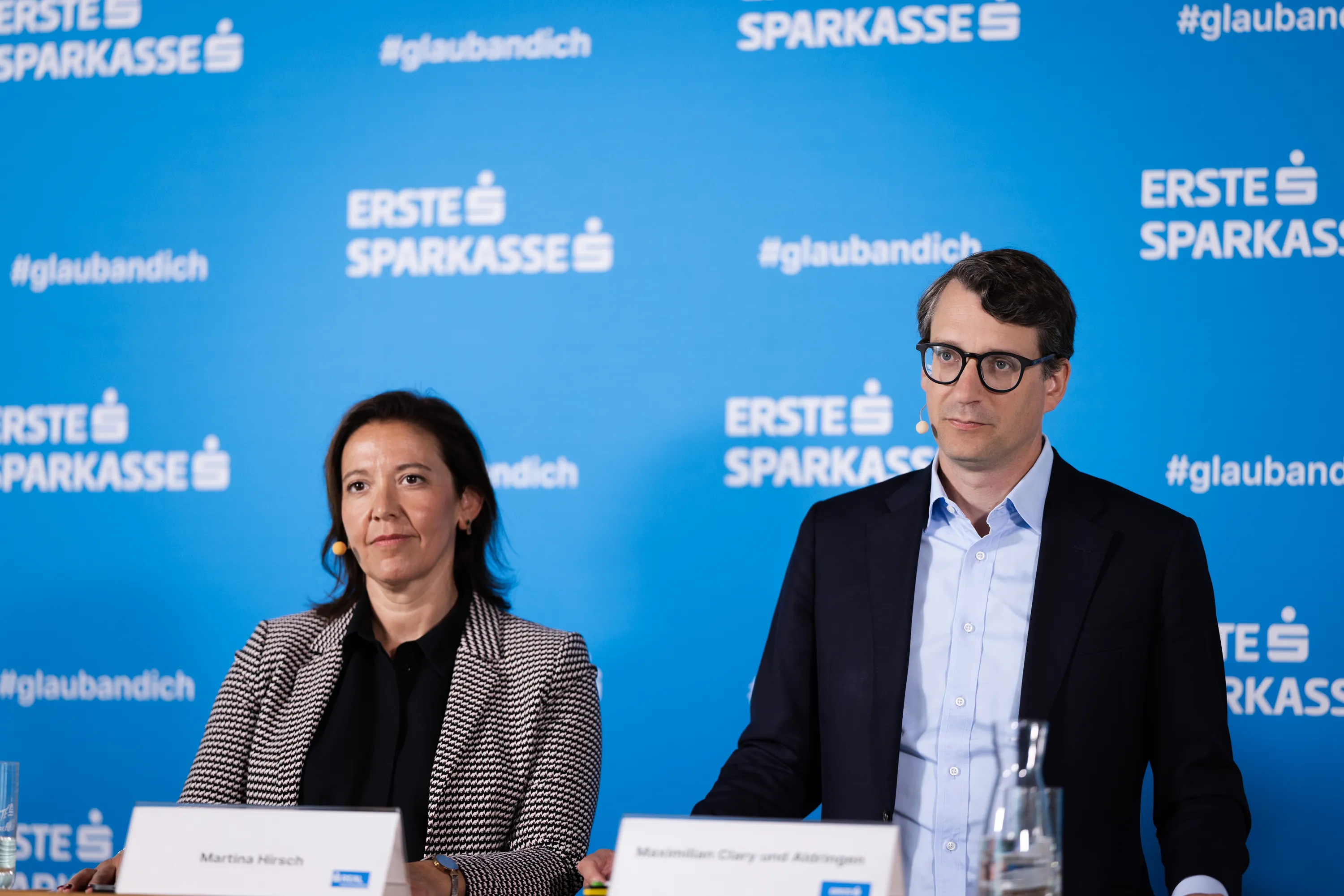 Martina Hirsch, Geschäftsführerin von s REAL Immobilien, Maximilian Clary, Privatkundenvorstand der Erste Bank Oesterreich
