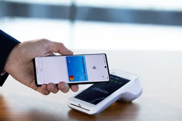 Smartphone Wallet mit Karten