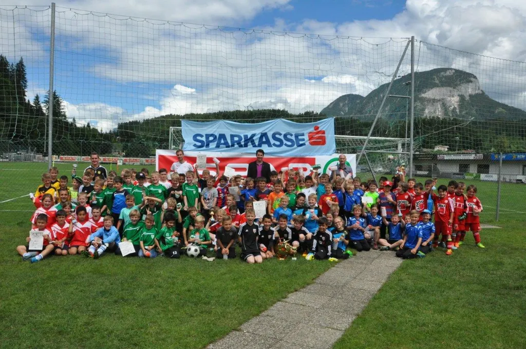 Gruppenbild von Fußballkinder