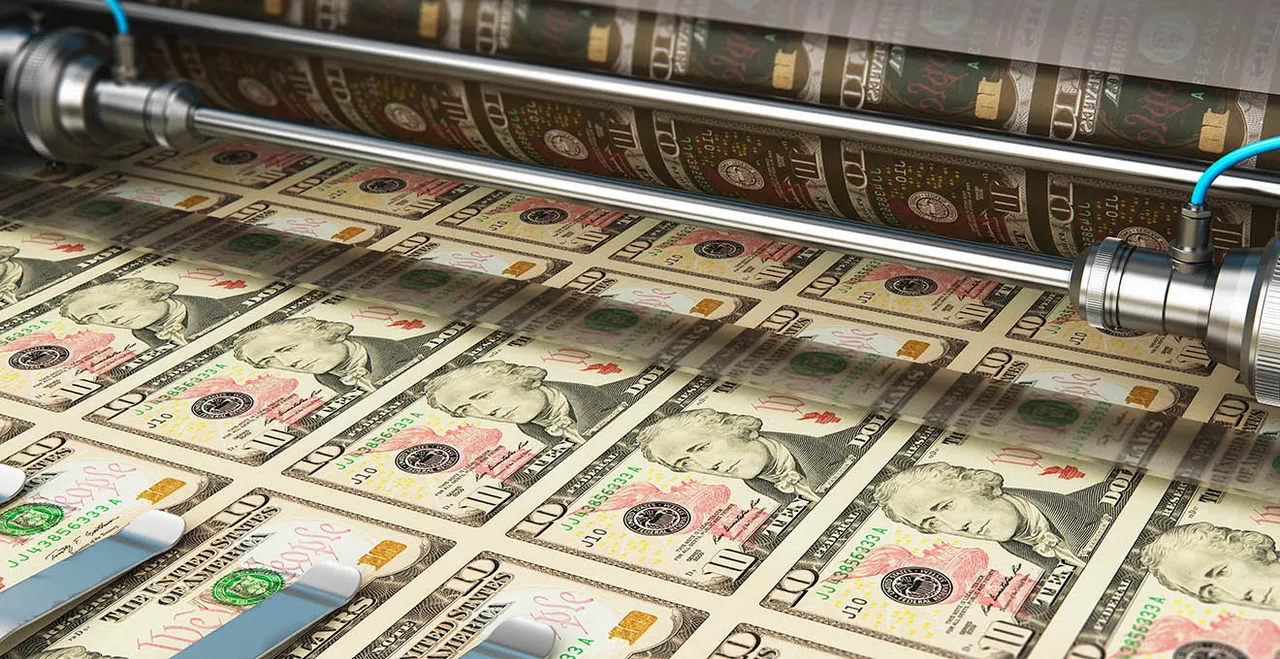Dollar-Noten, die aus einer Notenpresse kommen