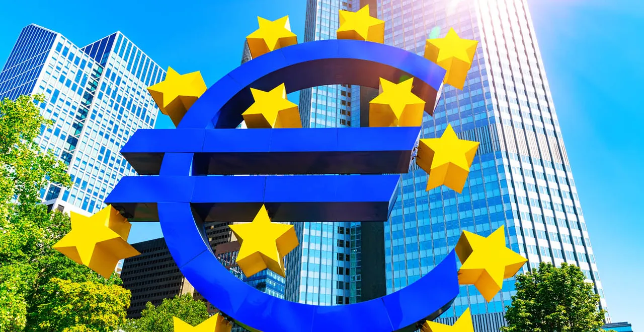 Euro-Symbol vor der EZB in Frankfurt