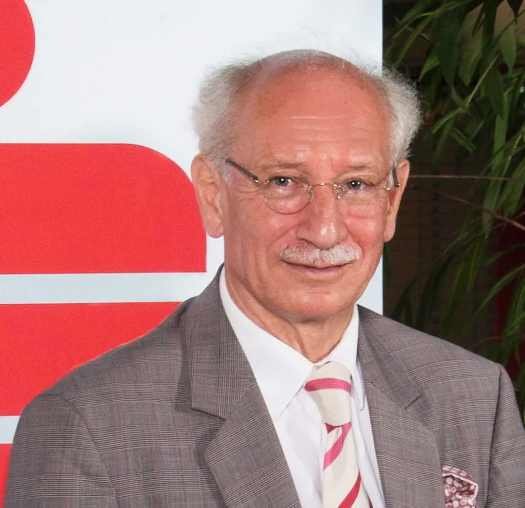 Porträtbild von Prof. Dr. Bernd Marin