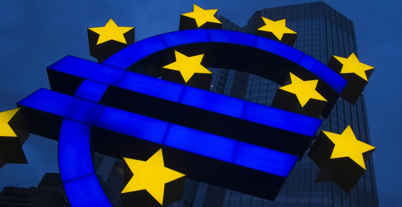 Symbolbild - Euro-Zeichen mit Sternen der Europa-Flagge