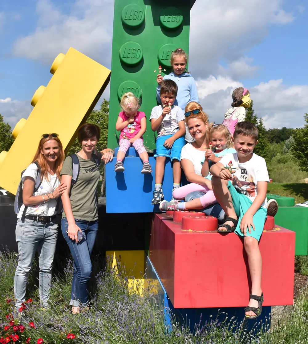 BU: Kleine Sparkassen-Kunden hatten Riesenspaß im Legoland
