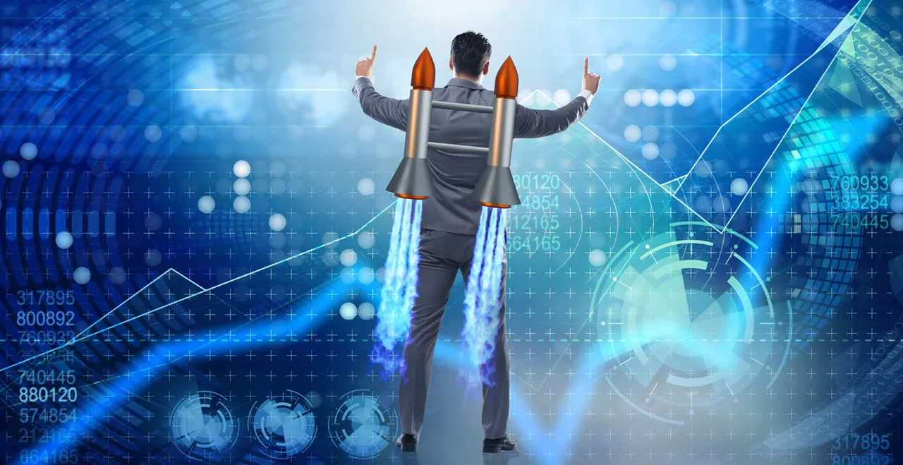 Abstrakte Grafik - Business-Mann mit zwei Raketen auf dem Rücken vor digitalen Charts