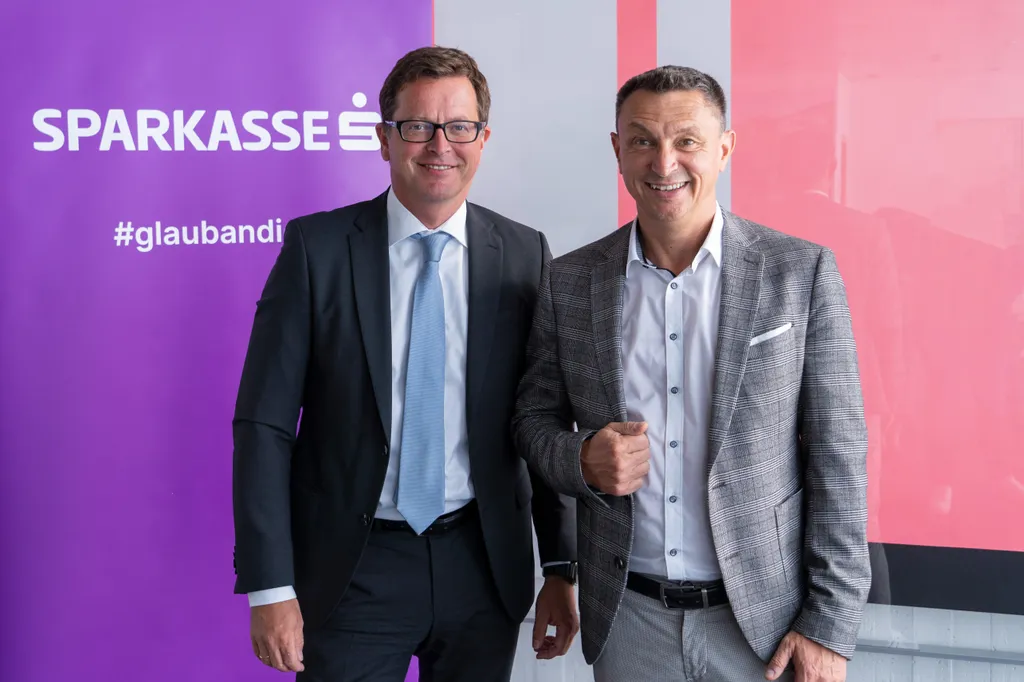 Patrick Götz, Vorstand der Tiroler Sparkasse und Dietmar Gschließer, Social Banking Beauftragter der Tiroler Sparkasse