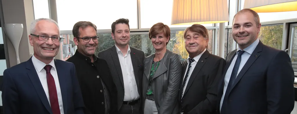 VDir. Mag. Anton Steinberger, die drei neuen Vereinsmitglieder Peter Stieger MEd, Mag. Christoph Kirchengast und Sabine Tichy-Treimel MSc sowie KR Manfred Ellensohn und VDir. Mag. (FH) Daniel Mierer