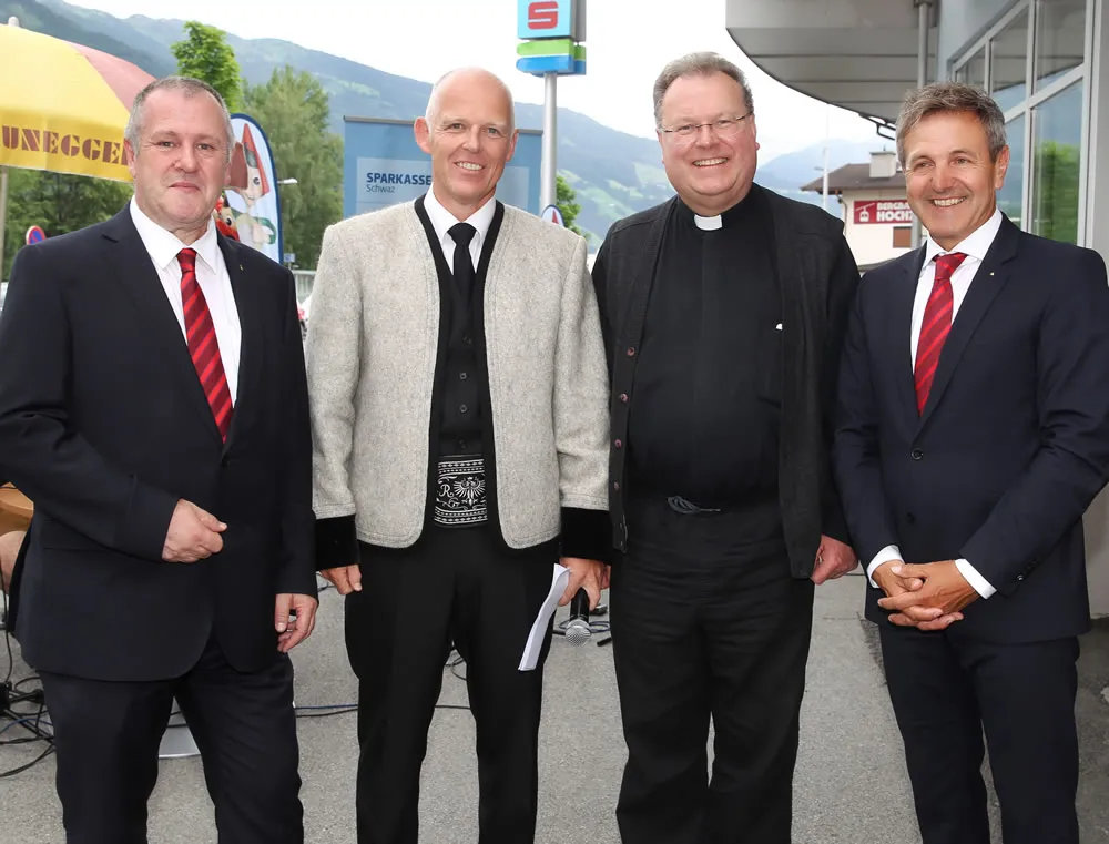 BU2: (von links) VDir. Bernhard Plattner, GL Harald Rainer, Pfarrer Erwin Gerst und VDir. Helmut Rainer