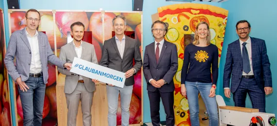 V. l.: Oliver Kröpfl, Vorstandsmitglied Steiermärkische Sparkasse, Richard Peer, Leitung Marketing Holding Graz, Stadtrat Kurt Hohensinner, Gernot Reiter, Generaldirektor-Stellvertreter Grazer Wechselseitige Versicherung AG, Manuela Raidl-Zeller, Geschäftsführerin Sonnentor, Jörg Ehtreiber, Geschäftsführer & Intendant FRida & freD Kindermuseum