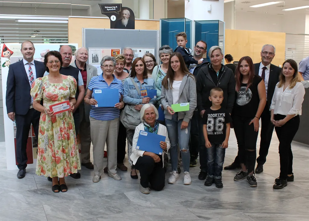 Vorstand und Mitarbeiter der Sparkasse laden ein: Feiern Sie am Samstag gemeinsam mit uns!