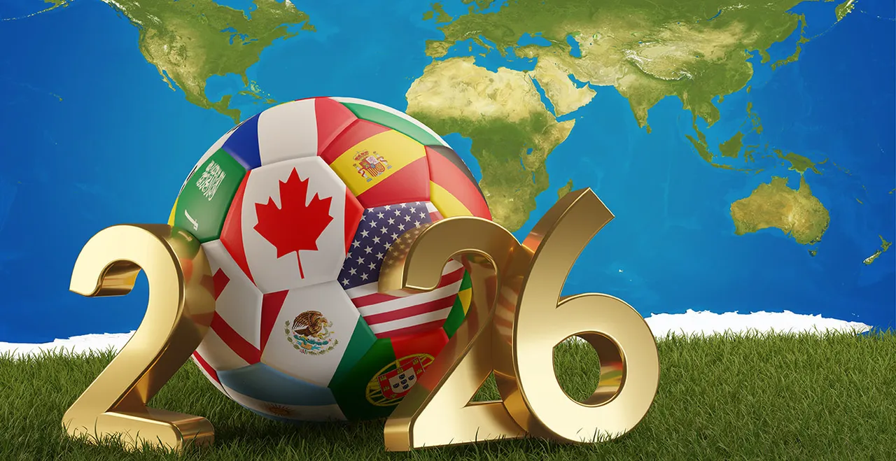 Symbolbild - Fußball mit Flaggen, Karte mit Kontinenten, Jahreszahl 2026