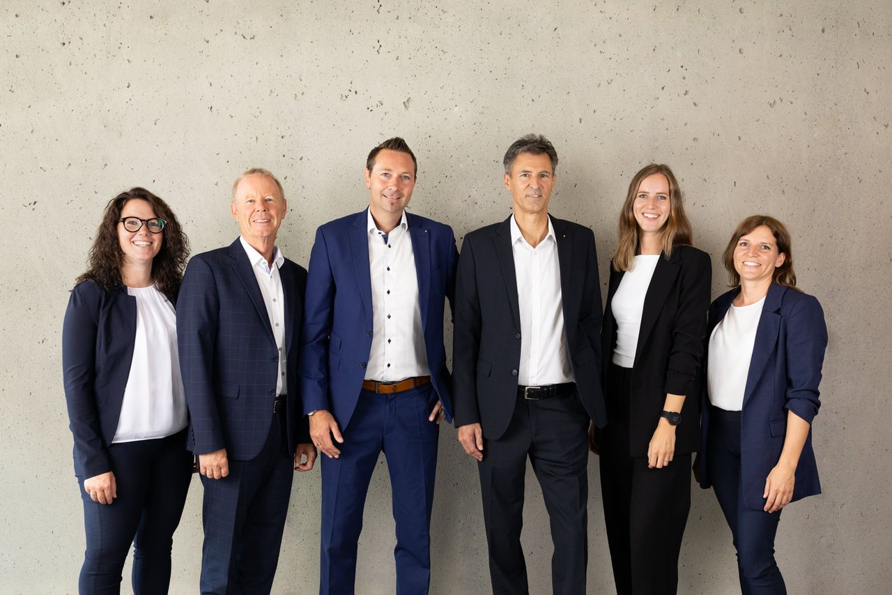 SPARKASSE PRIVATE BANKING LOGO visual data 3