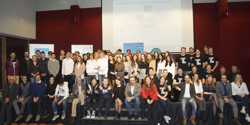 Gruppenbild der Zuhörer nach Vortrag der FH