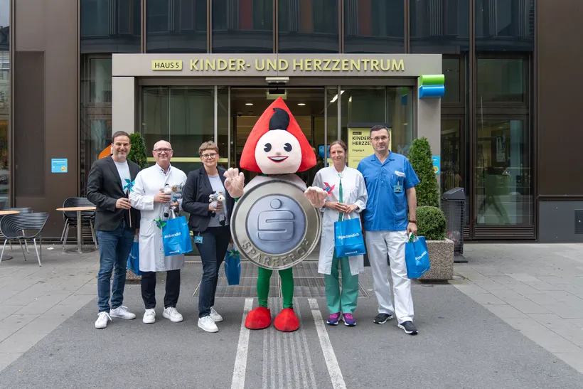 Sparefroh besuchter Innsbrucker Kinderklinik