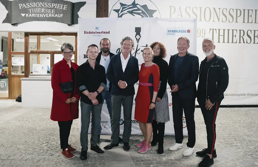 Gruppenfoto im Freien