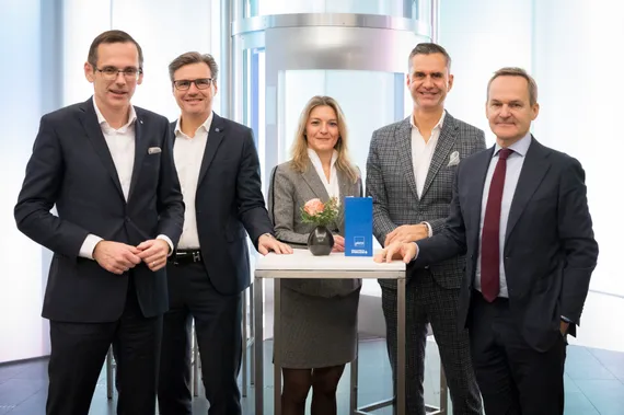 Gruppenfoto mit einer Frau und vier Herren