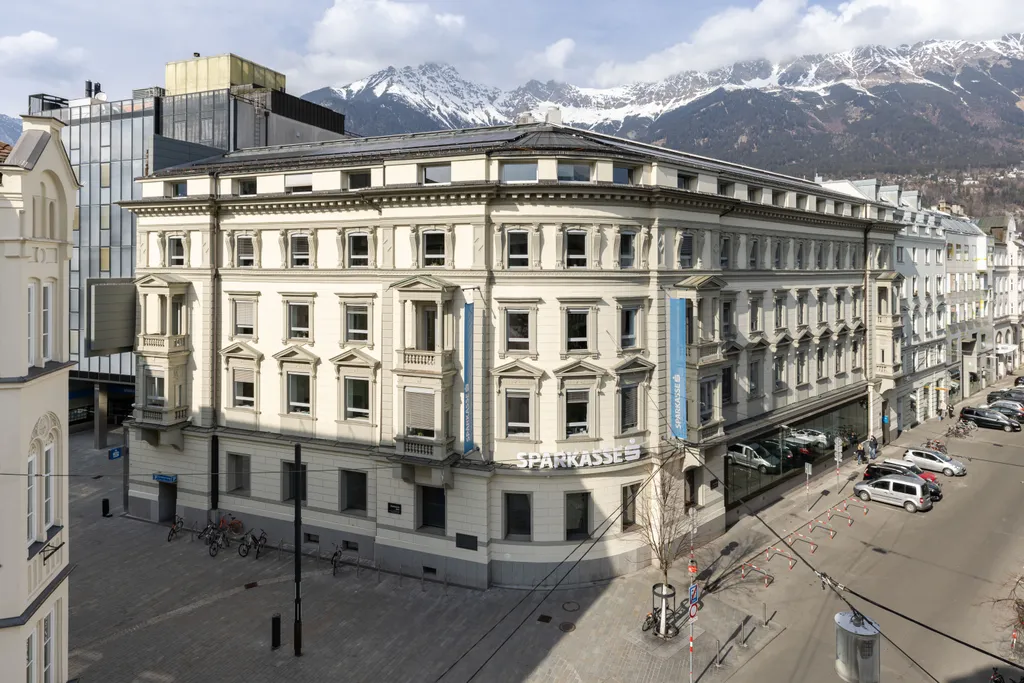 Tiroler Sparkasse Erlerstraße 8