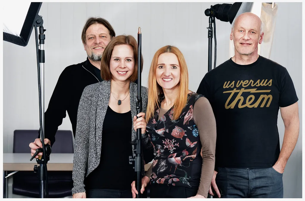 Robert Staudinger (Fotografie), Carolyn Miller ( Make Up), Sylvia Hauser (Marketing Sparkasse Schwaz) und Tom Jank (Tom Jank Network) (von links)