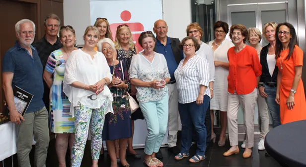 BU: Die Damen des Soroptimist International Club Kufstein besuchten die Josef Meng Ausstellung in der Hauptanstalt.<br>Foto: Sparkasse