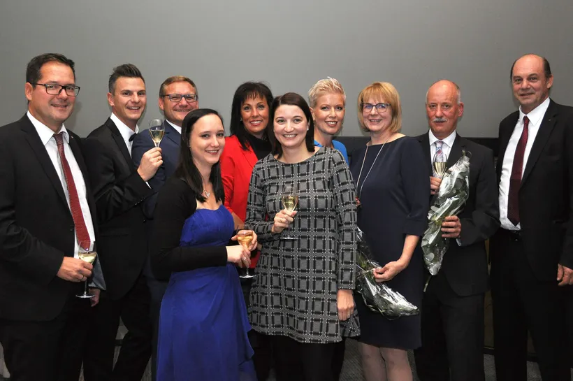 Foto von links nach rechts: Martin Jäger, Markus Prattes, Volkmar Schöflinger, Michaela Forster, Ingrid Greif, Michaela Schwärzler, Astrid Dorner, Claudia Karl, Andreas Bohle und Gerhard Lutz.