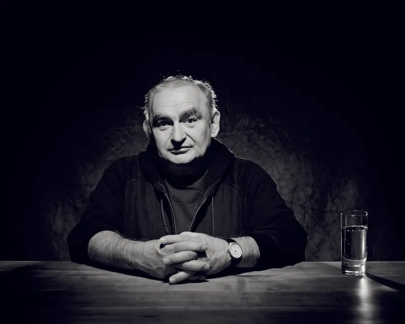 Künstler mit schwarz weiß Foto