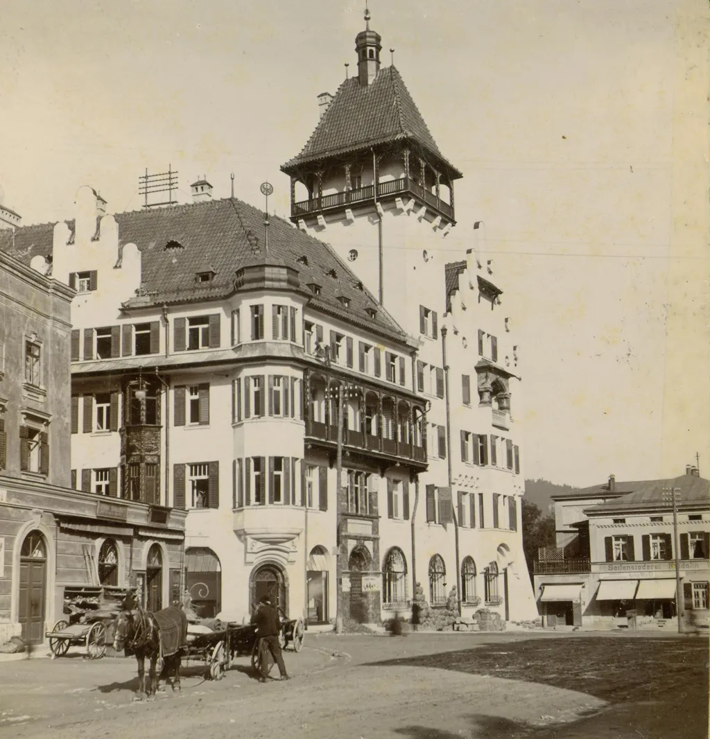 1907 – Das neue Gebäude der Sparkasse Kufstein am Oberen Stadtplatz 1