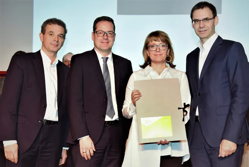 v.l.n.r.: Dr. Christoph Jenny, Direktor Wirtschaftskammer Vorarlberg, Mag. Martin Jäger, Vorstandsvorsitzender Sparkasse Bregenz, Verena Depaoli, Personalleiterin Sparkasse Bregenz, Markus Wallner, Landeshauptmann